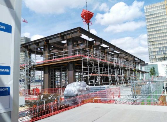 Montage de charpente métallique en région parisienne