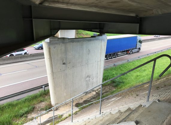 Travaux de renforcement du pont d’autoroute pour FREYSSINET