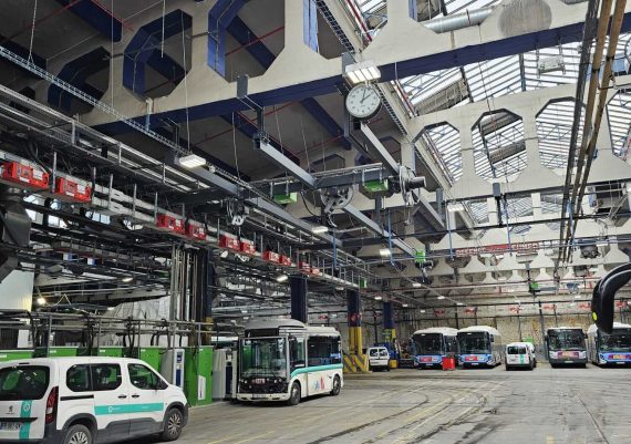 Réalisation du montage au Centre Bus RATP à Paris