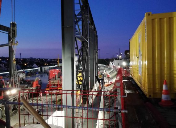 Travaux de soudure sur le site de Renault à PARIS
