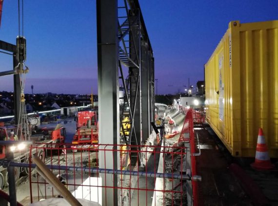 Travaux de soudure sur le site de Renault à PARIS